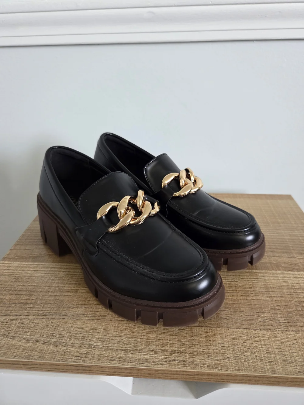 Black Chunky Chain-Accent Loafers - Picture 1 of 4